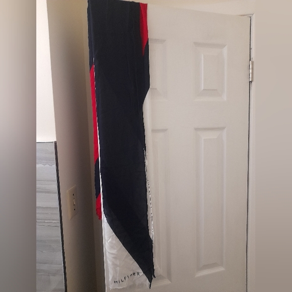 Tommy Hilfiger - Adult Scarf - OS- Red/White/Blue - 70x28 - Picture 3 of 6